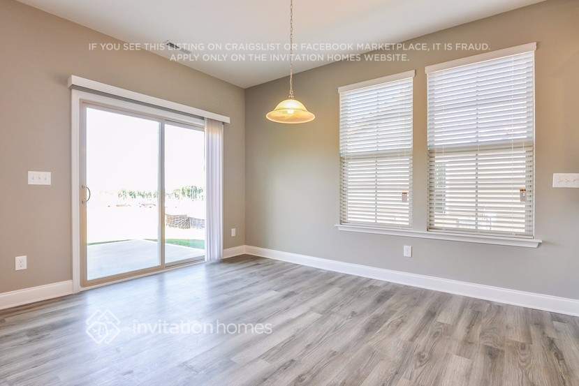 Building Photo - 42 Pearsall Farm Ln