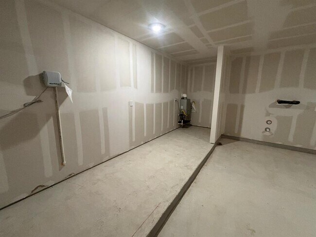 Building Photo - 275 Keefer