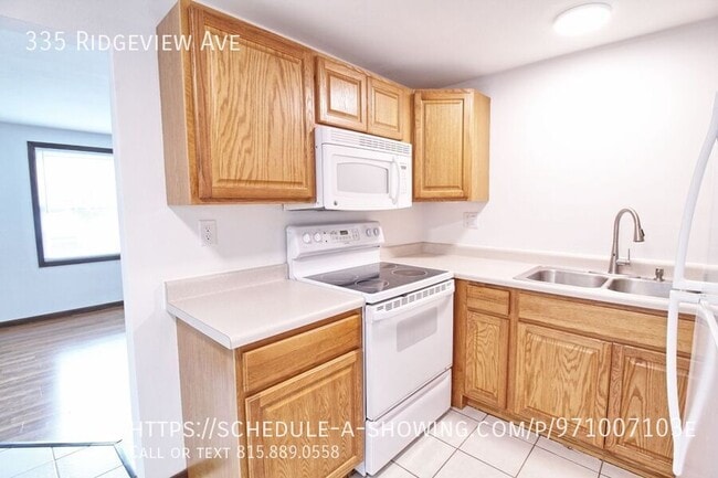 Building Photo - 335 Ridgeview Ave