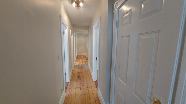 Building Photo - 9 Woodville Park