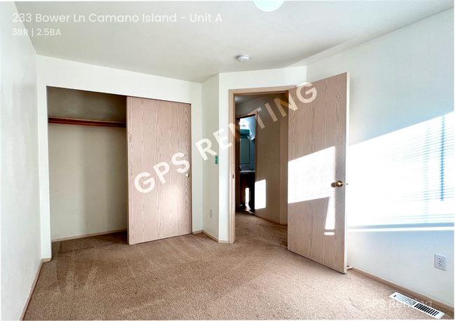 Building Photo - Sunny and Bright Territorial View Home