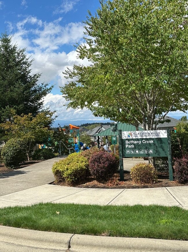 Building Photo - BEAUTIFUL CONTEMPORARY HOME IN BETHANY