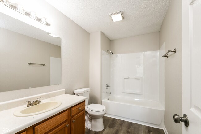 Building Photo - 265 E Pine Ridge Dr