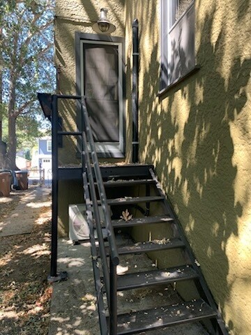 Building Photo - 1509 Estudillo St