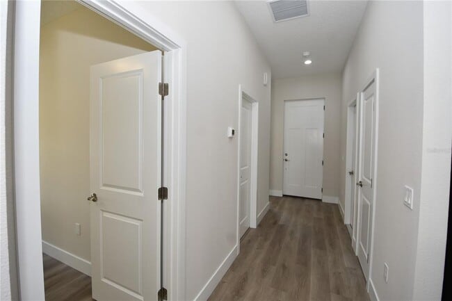 Building Photo - 5 Seton Ct