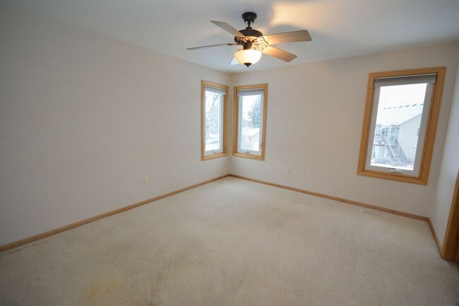 Building Photo - Beautiful walk-out ranch home at the end of a cul-de-sac!