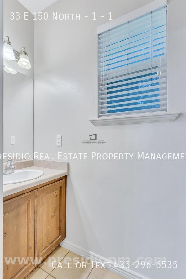 Building Photo - 33 E 150 N