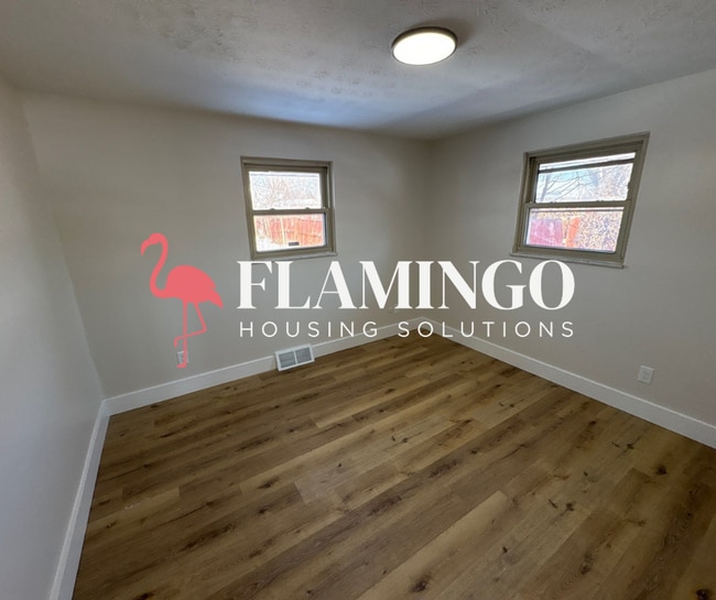 Building Photo - 2217 Harding Ave