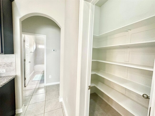 Building Photo - 1017 Hillrose Dr