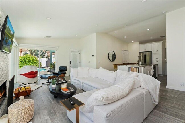 Building Photo - 54990 Avenida Madero