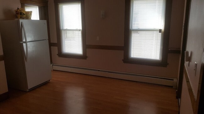 Building Photo - 42-44 Carmel St