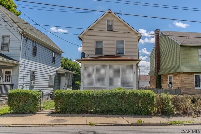 Building Photo - 222 Strayer St