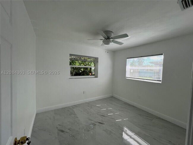 Building Photo - 6651 Allen St