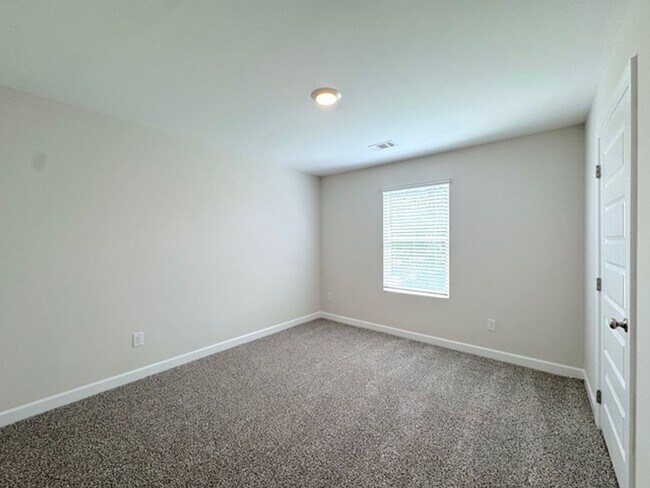 Building Photo - Just Built Beautiful comfortable, open con...