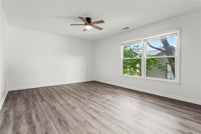 Building Photo - 1695 Spinnaker Dr