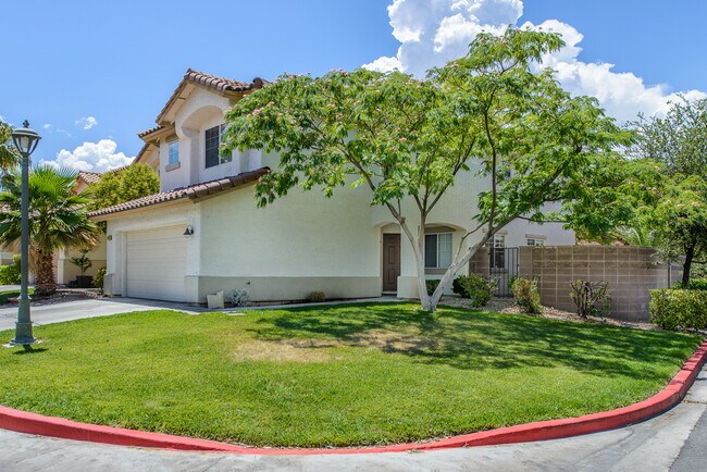 Building Photo - Stunning Gated Community in Summerlin!