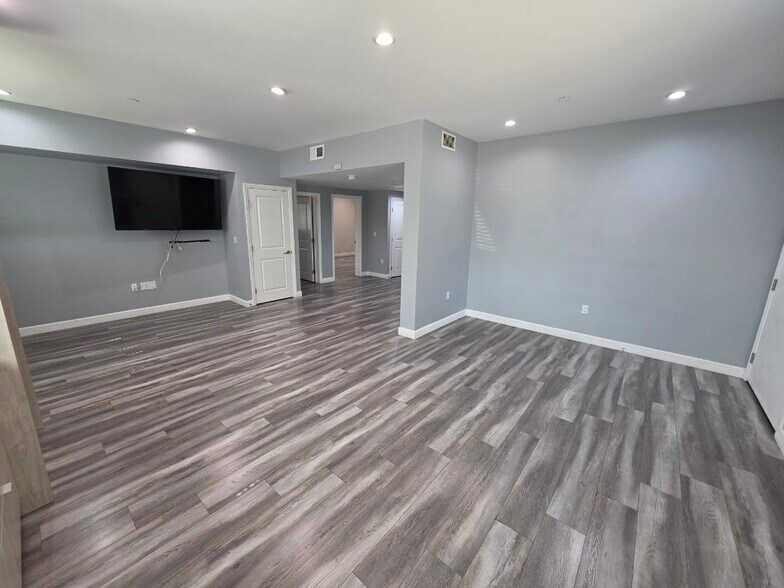 Building Photo - 6824 Ben Ave