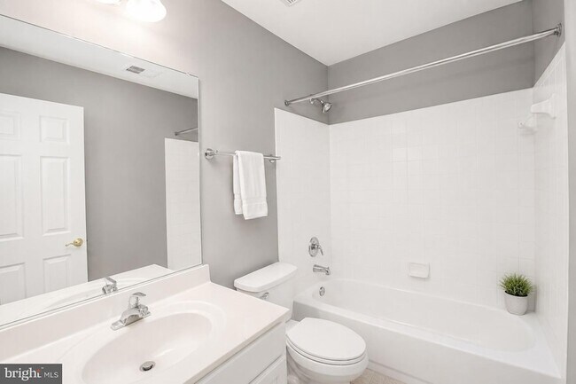 Building Photo - 2218 Mears Ln