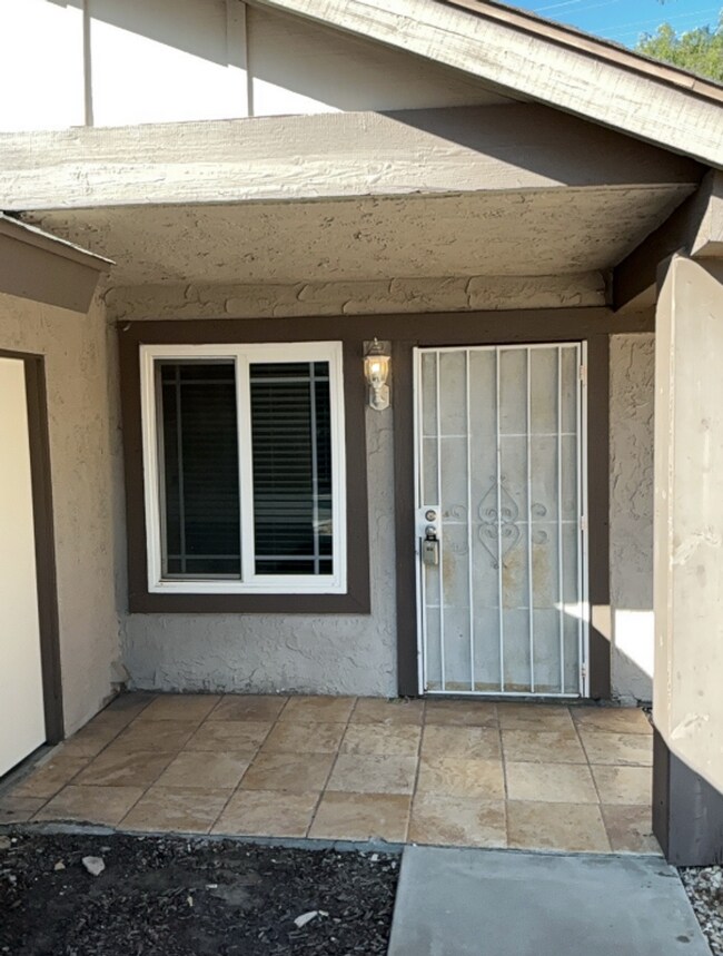 Building Photo - Charming 3 Bed/2 Bath Single-Story Home In...