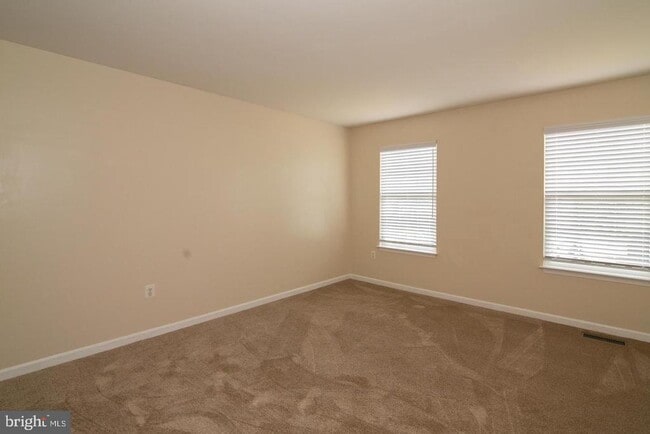 Building Photo - 3018 Desert Palm Ct