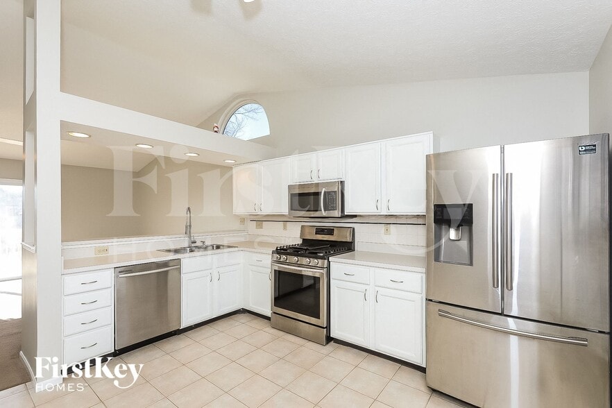 Building Photo - 1961 Big Tree Dr