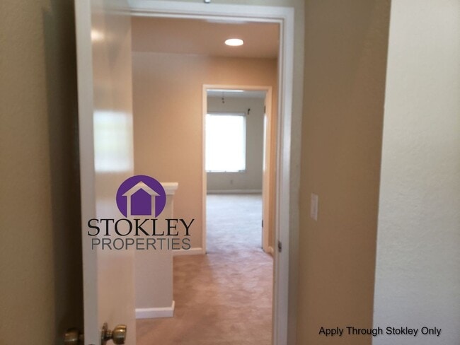 Building Photo - 517 Mesa Verde Pl