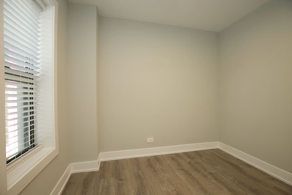 Building Photo - 508 W Belmont Ave