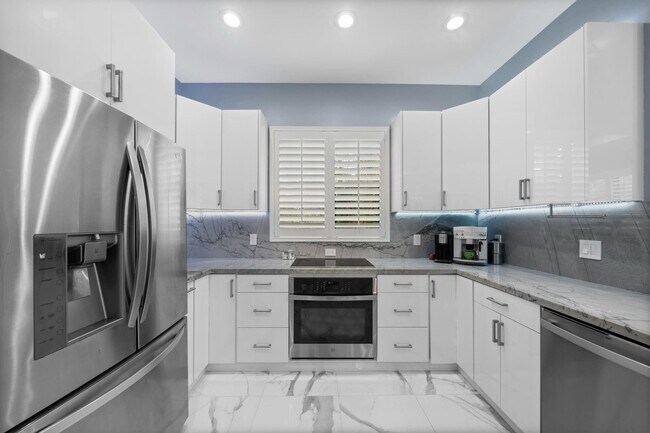 Building Photo - 1503 NE 2nd St