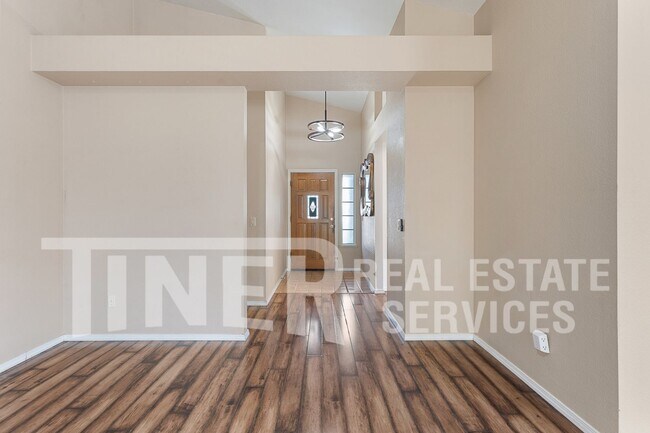 Building Photo - 1218 Chablis Cir