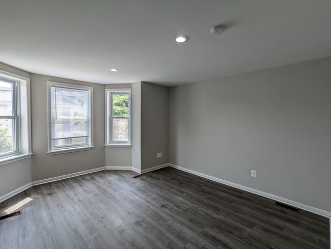 primary bedroom, top level - 205 Bates St NW