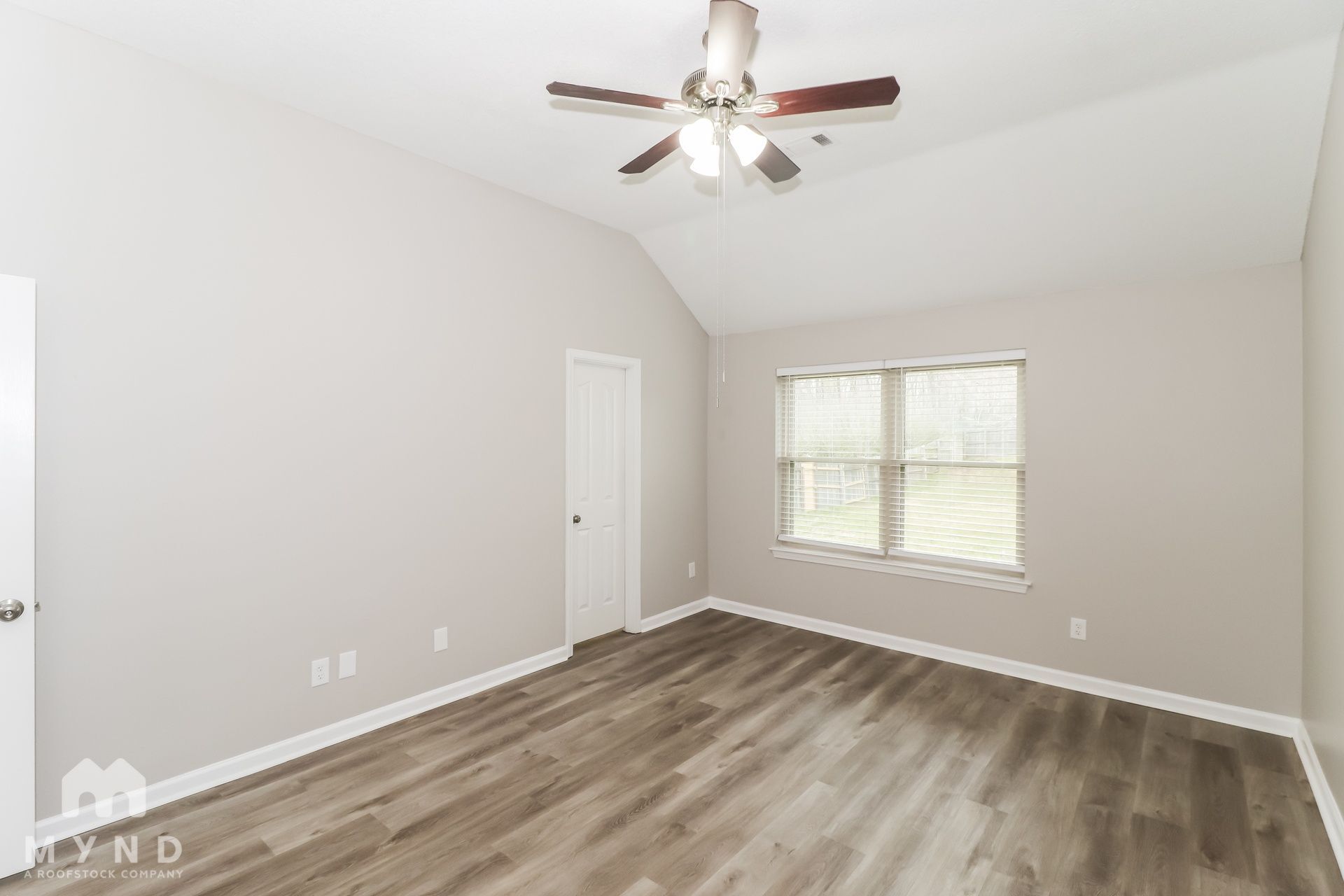 Building Photo - 15 Rolling Oaks Dr