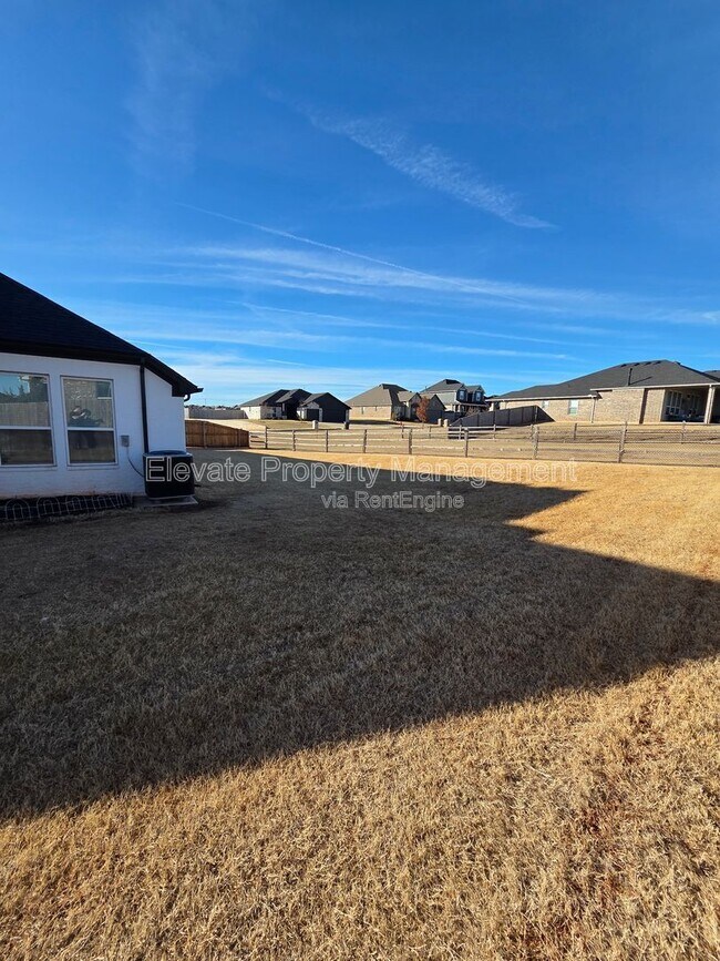 Building Photo - 1101 Sawmill Rd