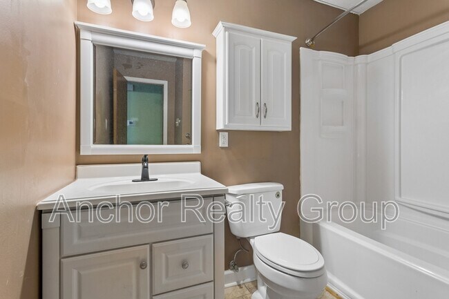 Building Photo - 12 Waterview Point