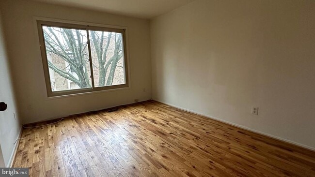 Building Photo - 8658 Welbeck Way
