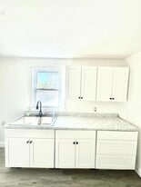 Building Photo - 212 S Chestnut St