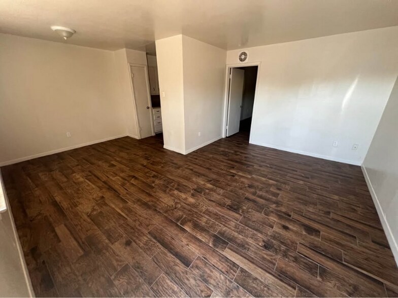 Primary Photo - 712 E Craven Ave