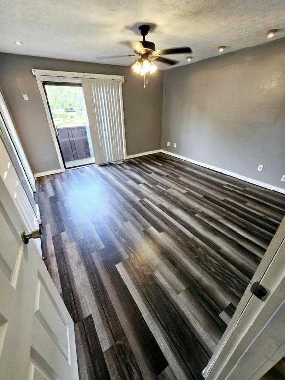 Building Photo - 647 Villa Rd