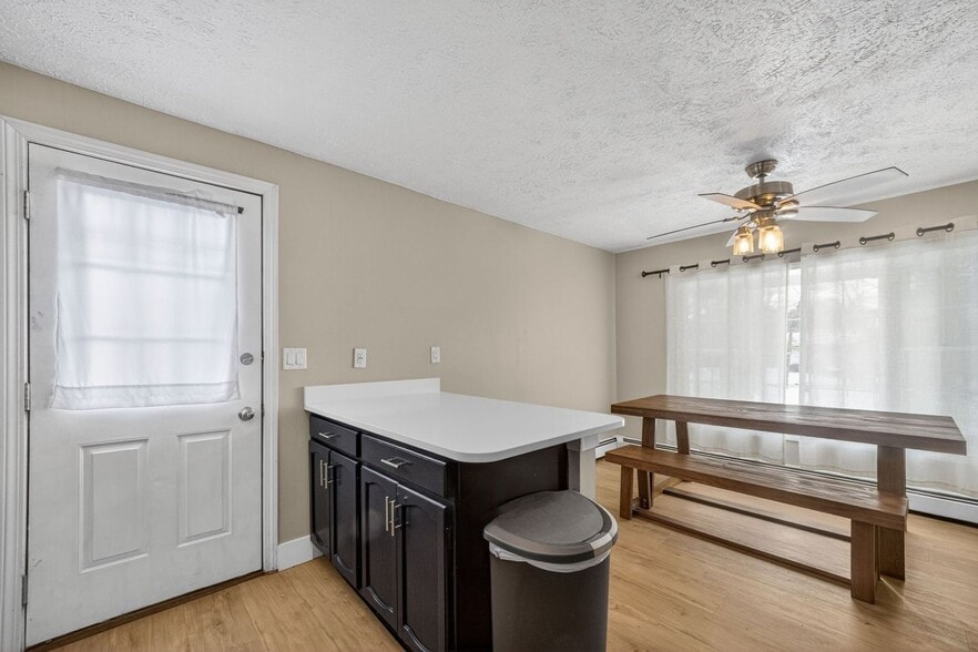 Building Photo - 15 Culver St