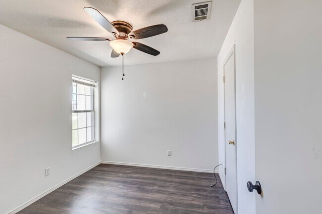 Building Photo - 4501 Jake Spoon Dr