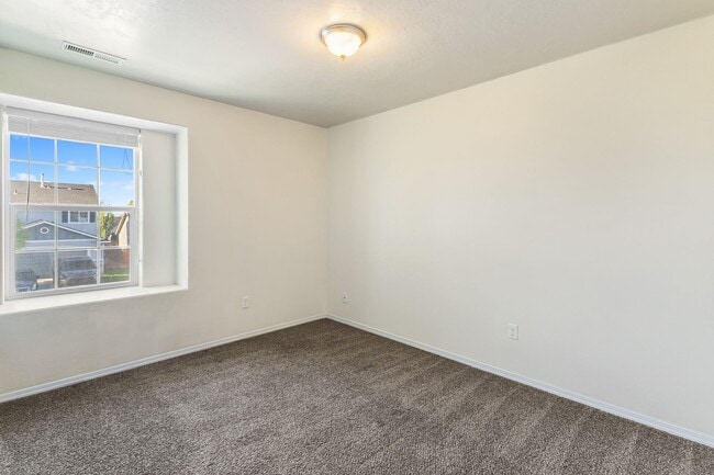 Building Photo - Cute Caldwell Home