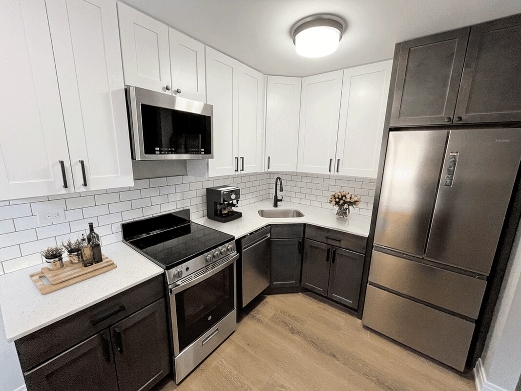 Building Photo - 5650 N Sheridan Rd