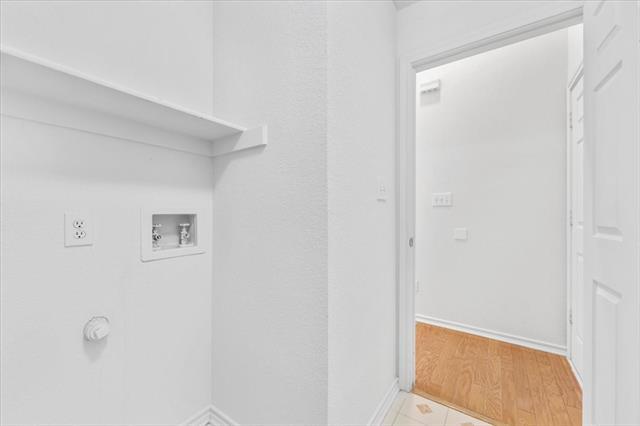 Building Photo - 8408 Falconet Cir