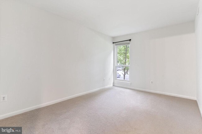 Building Photo - 5766 Rexford Ct
