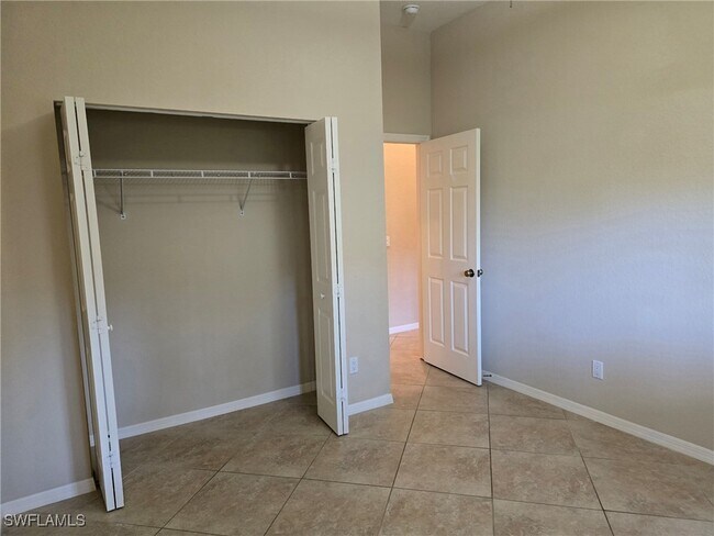 Building Photo - 2063 Imperial Cir