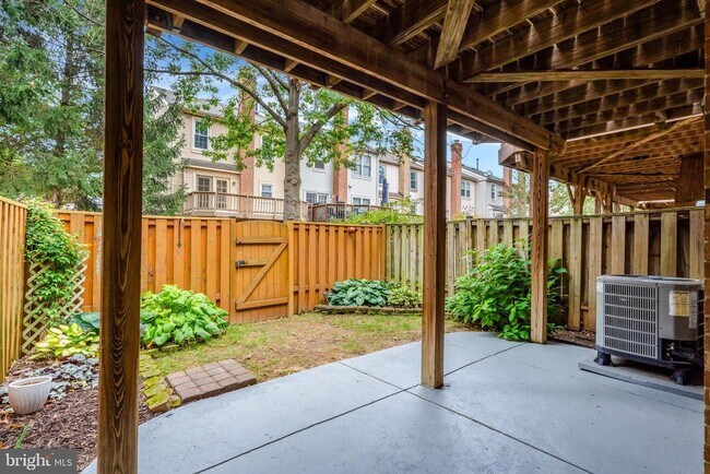 Building Photo - 4255 Sleepy Lake Dr