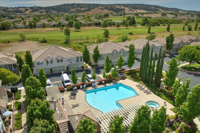 Building Photo - Upgraded 2BD/2BA Condo Near Empire Ranch G...