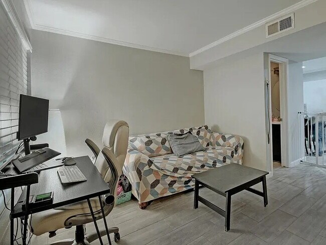 Building Photo - Updated North Austin Townhome with Exceptional Outdoor Space