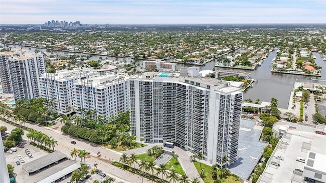 Building Photo - 2841 N Ocean Blvd