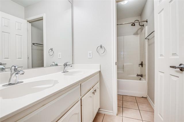 Building Photo - 5125 Emmeryville Ln