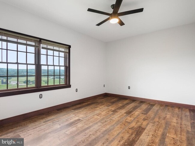 Building Photo - 42 Pine Grove Ln